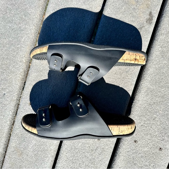 Revs Reflexology Shiel Sandal Size 41 in Black with unique brass buckle. - Picture 2 of 5